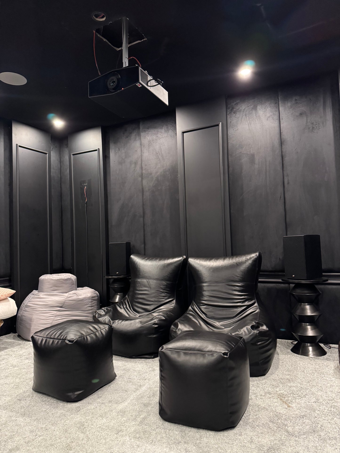 Executive bean bag (Single set of Bean bag and footrest)